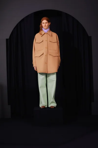 Look 11